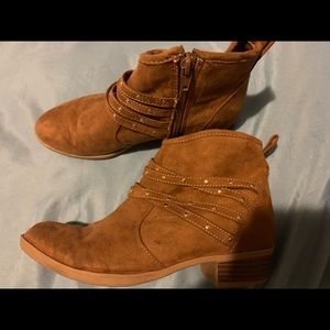 Girl boots